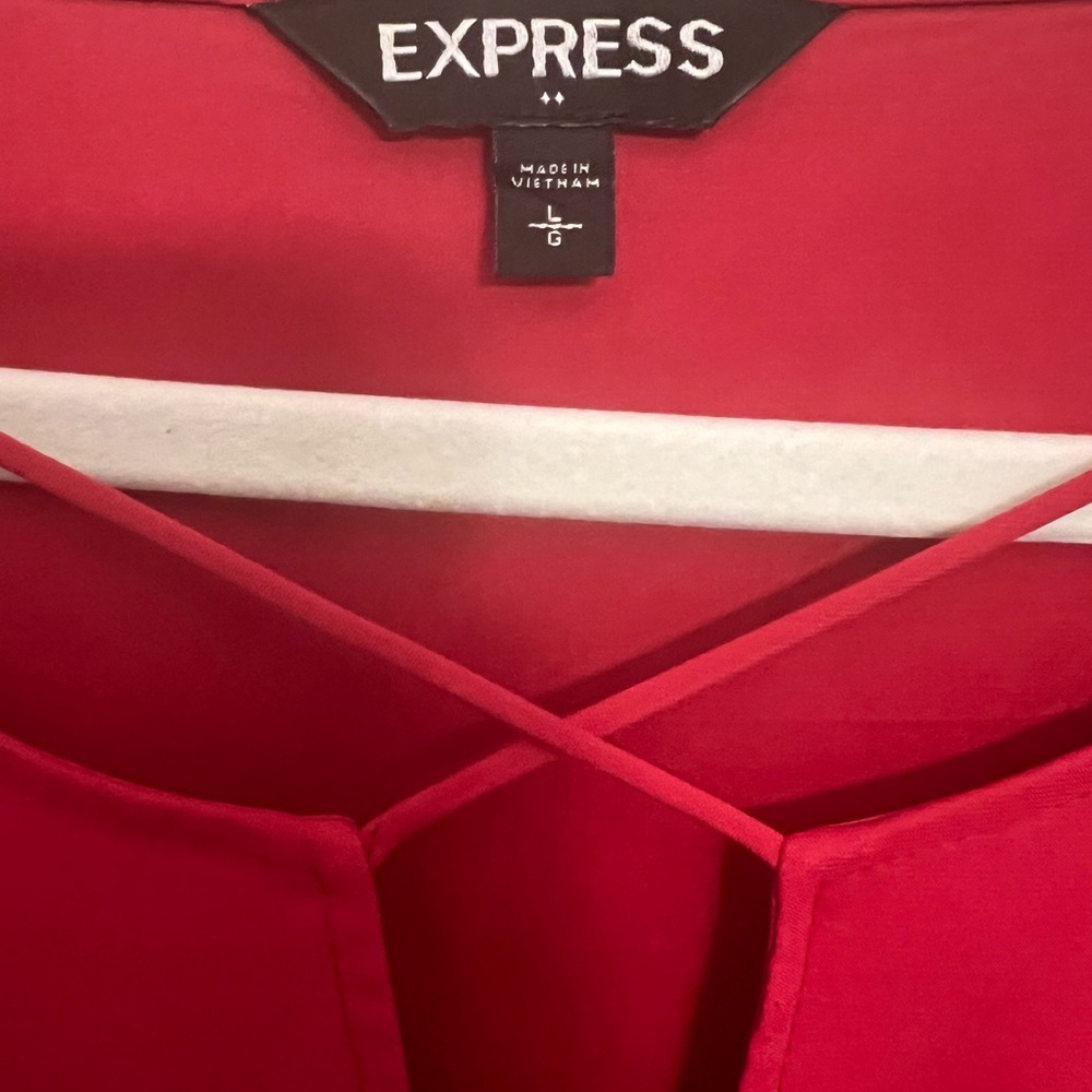 Express red blouse - Picture 2 of 3